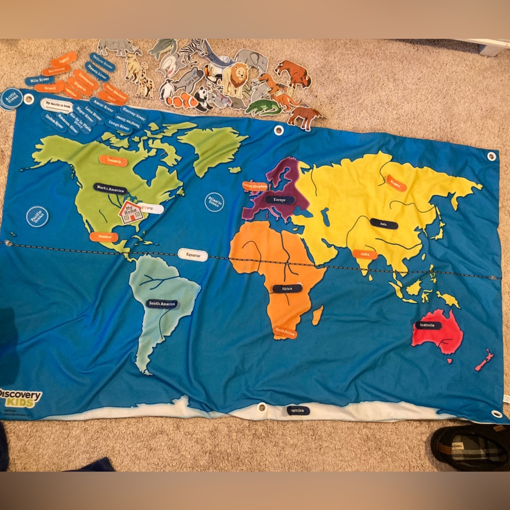 Discovery kids felt map with Velcro labels